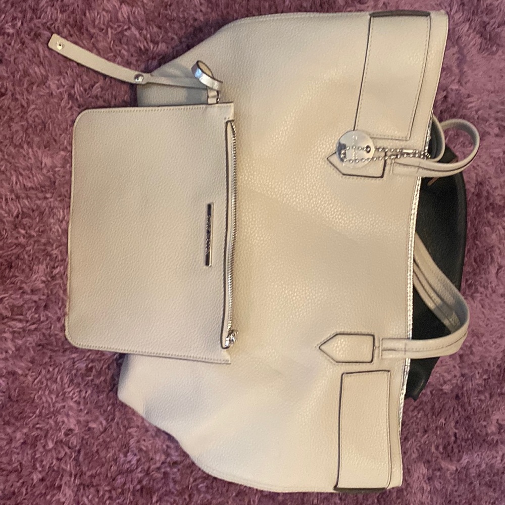 STEVE MADDEN TOTE W/MAKE UP BAG